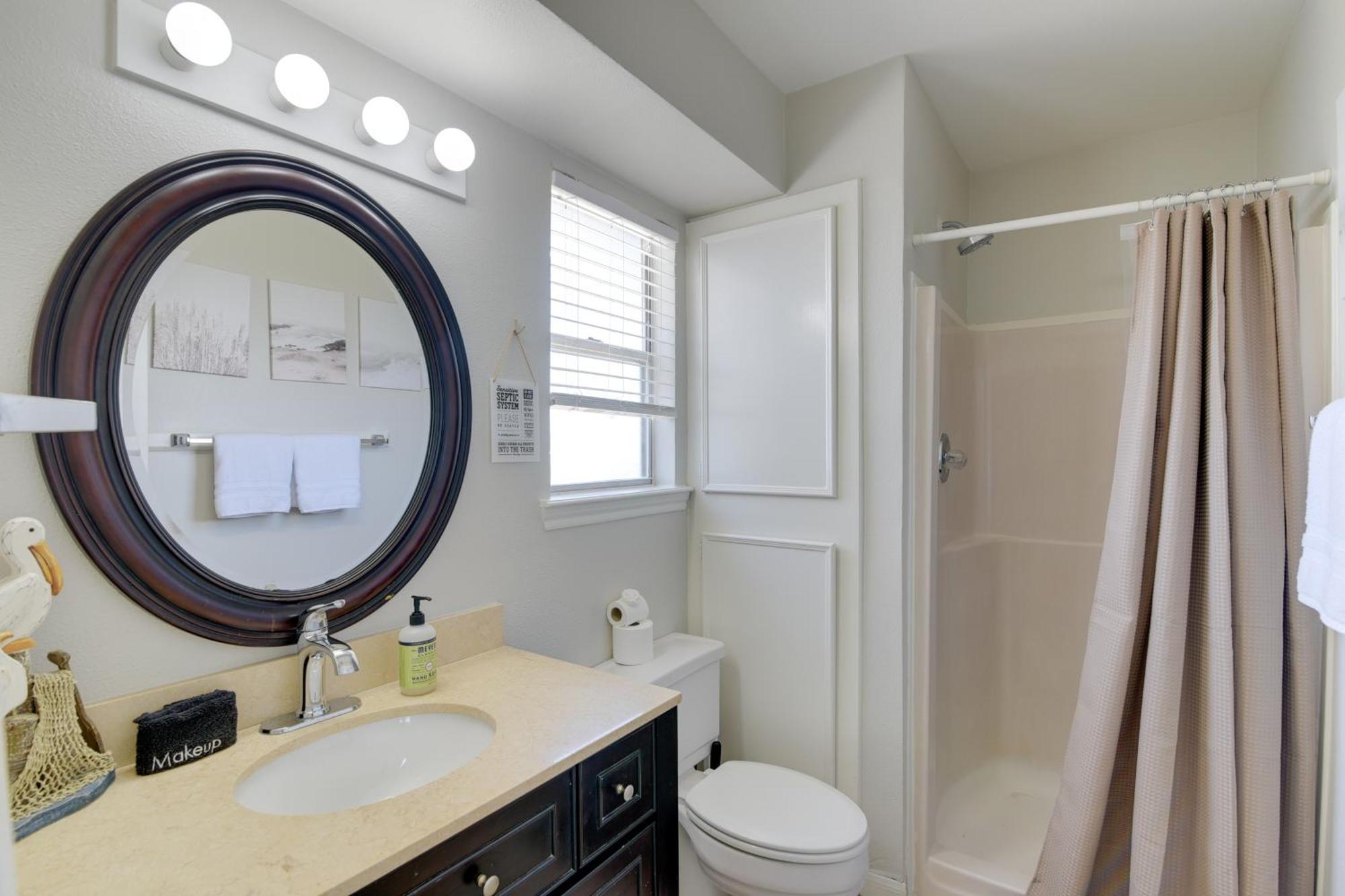 Galveston Townhome With Balconies Walk To Beach! Luaran gambar